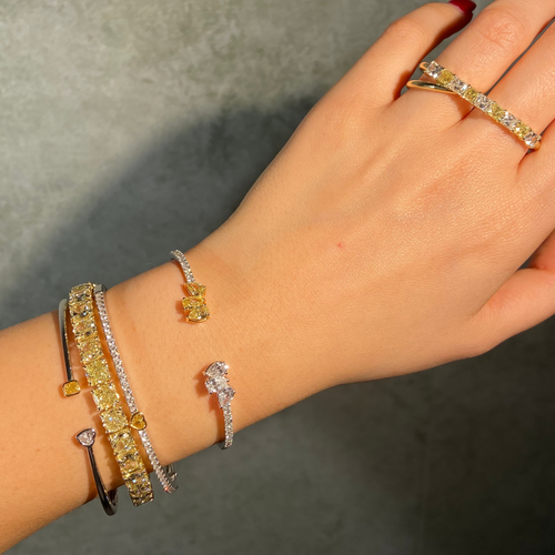 31 Carat GIA Certified Light Yellow Cushion Diamond Tennis Bracelet