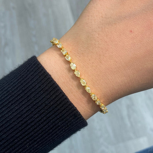 Fancy intense yellow diamond bracelet. Yellow diamond multi shape bracelet. Yellow diamond tennis bracelet. Canary diamond bracelet. Yellow diamond multi shape. Natural yellow diamond bracelet