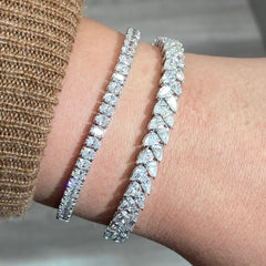 oval tennis bracelet. Oval diamond bracelet. Simple diamond bracelet. White tennis bracelet