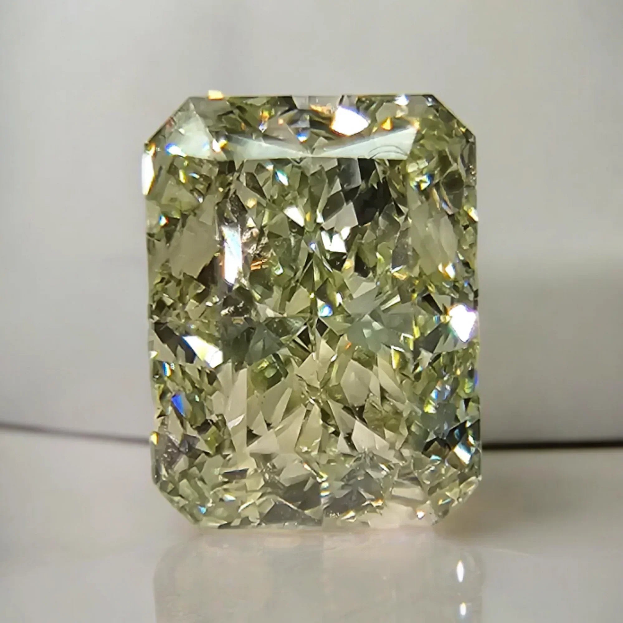 The Allure of Radiant Cut Diamonds in Modern Jewelry