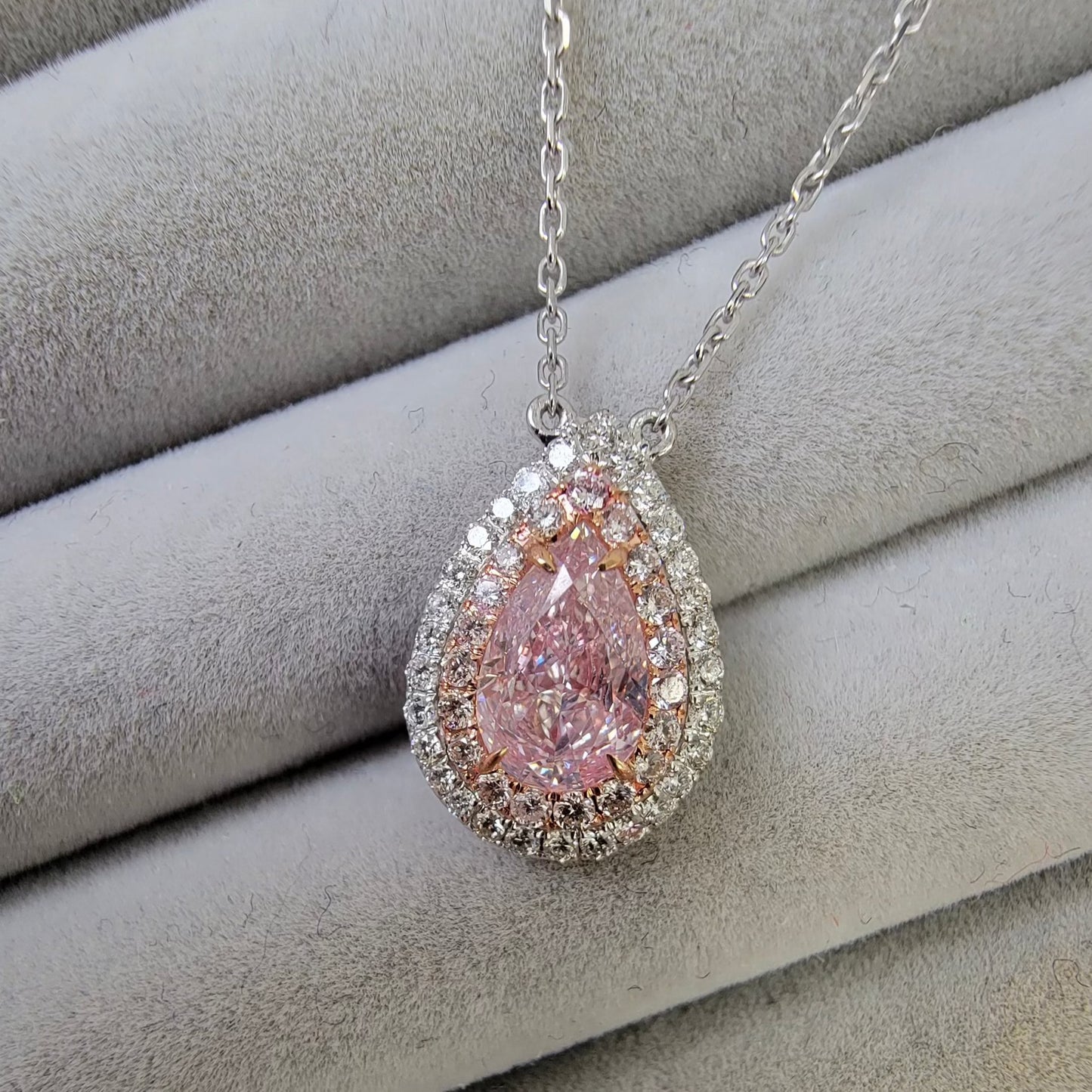 natural pink diamond, pink diamond pendant, light pink pear diamond, pear shape diamond, pink pear shape