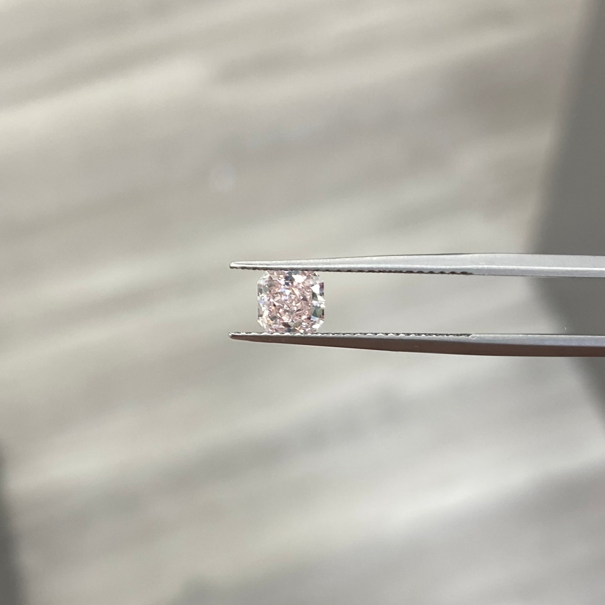 affordable pink diamond. light pink. light pink diamond. GIA pink diamond. fancy light pink. VVS1. EX EX none. fancy colored diamond.
