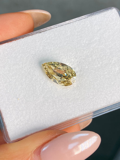 3 carat fancy brown yellow champagne pear shape diamond 