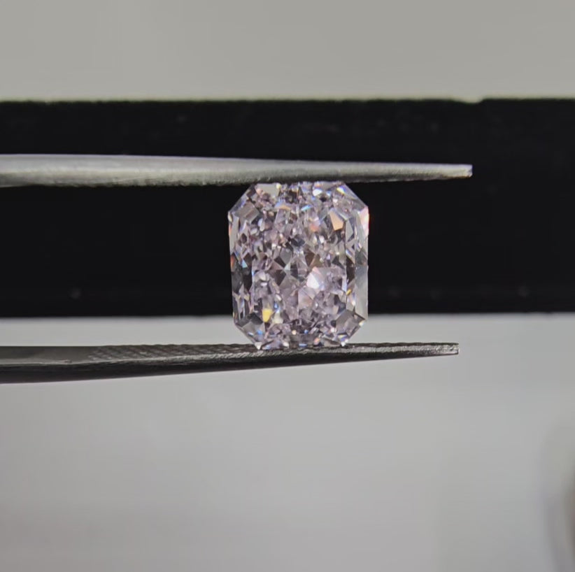 2.42 Carat Elongated Radiant Cut Diamond Internally Flawless (IF) clarity Very Light Pink Excellent, Very Good Cutting, No Fluorescence GIA Certified Diamond