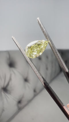 Chameleon diamond. Chameleon green diamond. GIA green diamond. Green diamond pear shape. Affordable green diamond.Chameleon diamond. Chameleon green diamond. GIA green diamond. Green diamond pear shape. Affordable green diamond