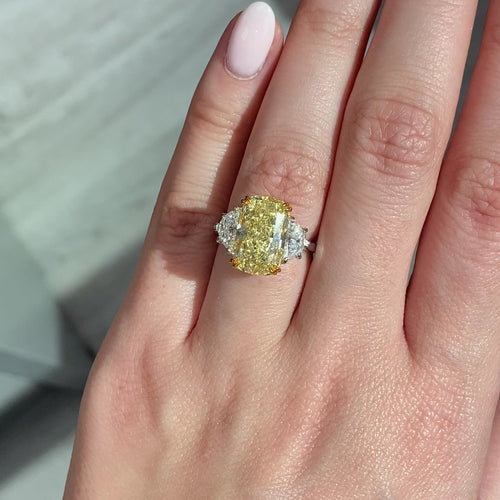 internally flawless fancy yellow diamond, elongated cushion diamond, elongated diamond canary diamond