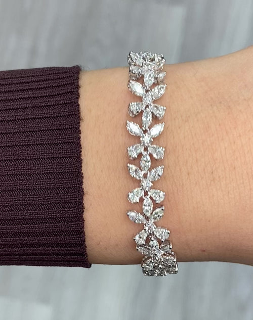 9.81ct White Diamond Flower Bracelet