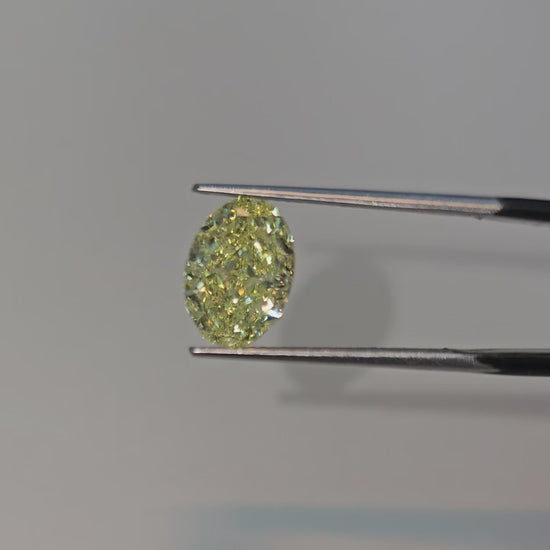 oval cut fancy yellow diamond, natural canary diamond, loose yellow diamond GIA Certified Diamond A 3 carat GIA certified Fancy Yellow oval cut diamond, with excellent and very good cutting, and eye clean SI1 clarity. 