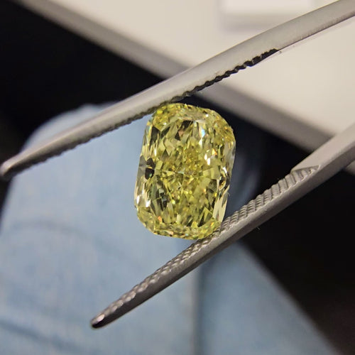 Canary Yellow Radiant cut natural yellow diamond