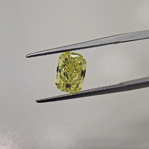 Canary Yellow Radiant cut natural yellow diamond