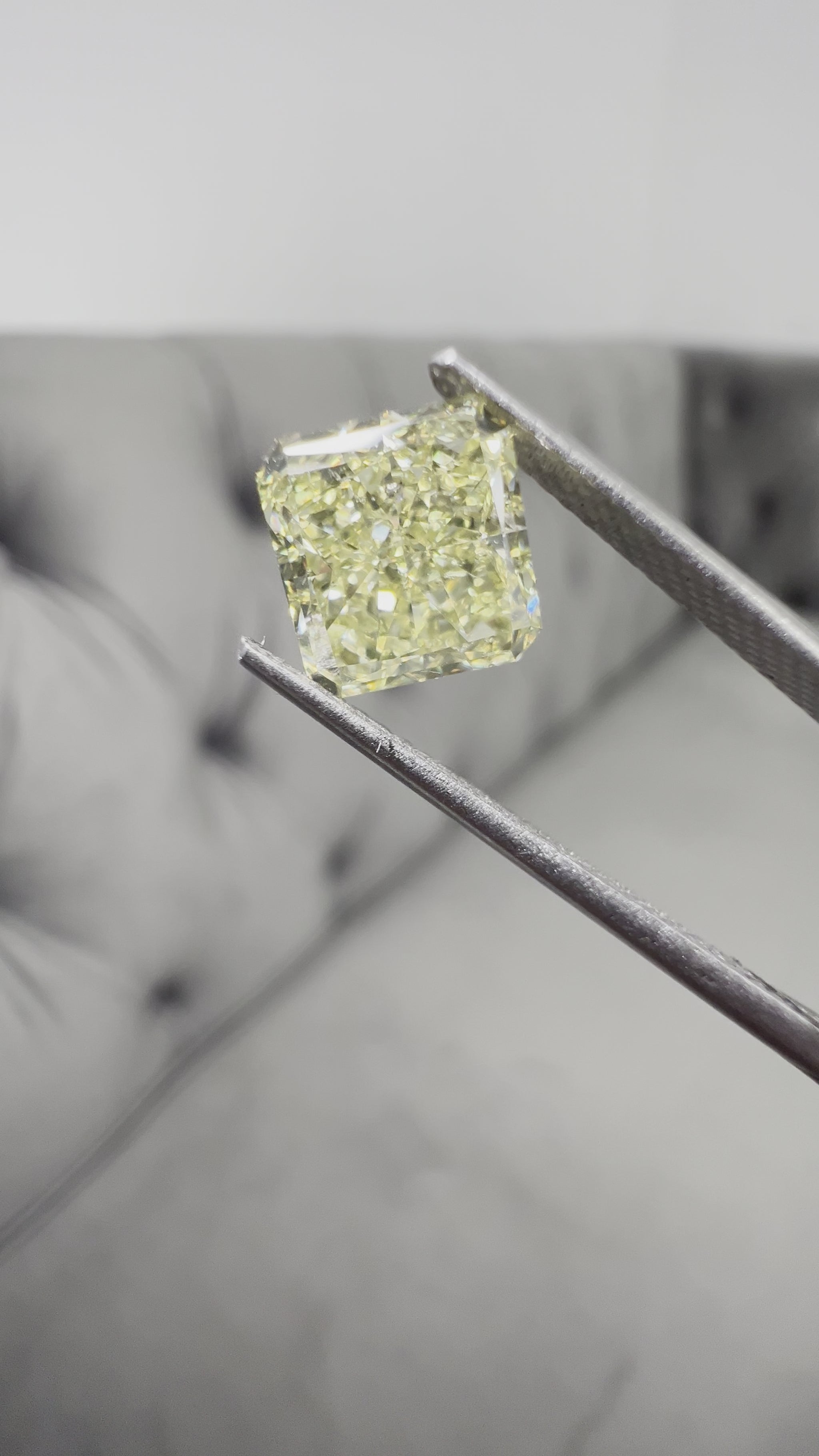 Fancy yellow diamond radiant cut. Yellow diamond radiant. GIA yellow diamond.