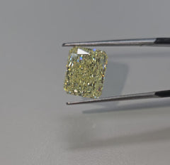 7.03 Carat Radiant Cut Light Yellow (W-X) VS1 Clarity GIA Certified Diamond Excellent and Excellent Cutting Faint Fluorescence