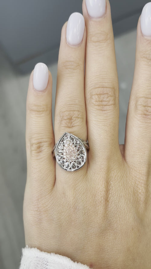 pink and white dismond ring, natural pink diamond, pear shape diamond ring, unique engagement ring, pink pear shape diamond