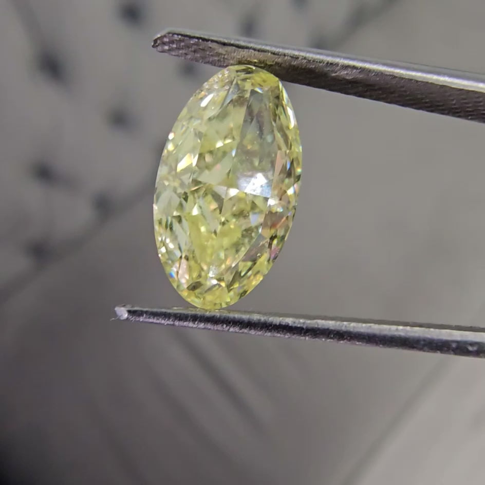 3.05 Carat Fancy Yellow Oval Cut Diamond VVS1 Clarity  GIA Certified Diamond Excellent + Very Good Cutting No Fluorescence 