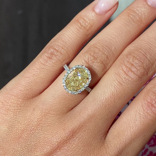 6ct Fancy Light Yellow Oval Halo Diamond Engagement Ring