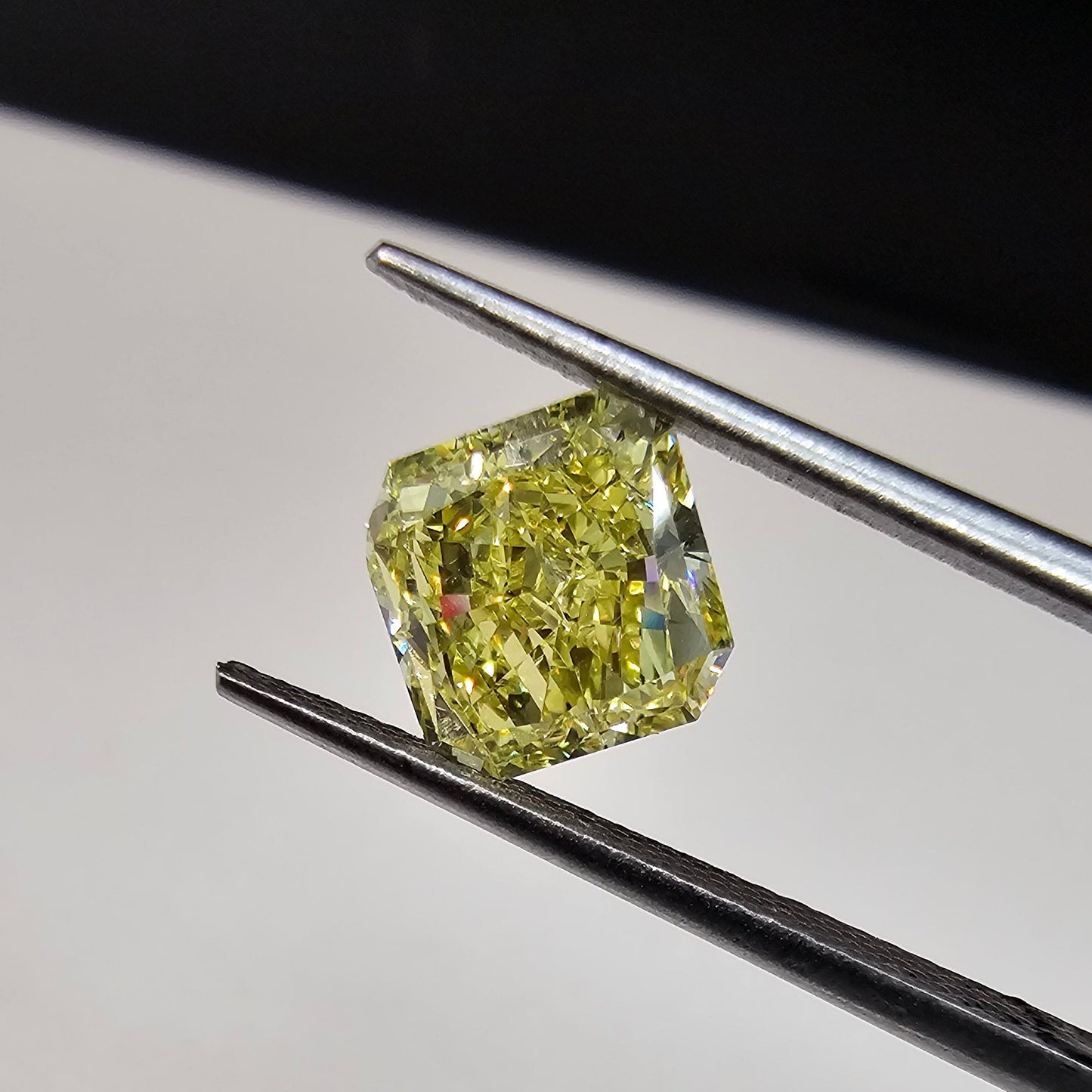 natural yellow diamond, canary diamond, radiant diamond