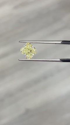 yellow diamond. fancy yellow diamond. radiant cut. yellow radiant cut. GIA yellow diamond.