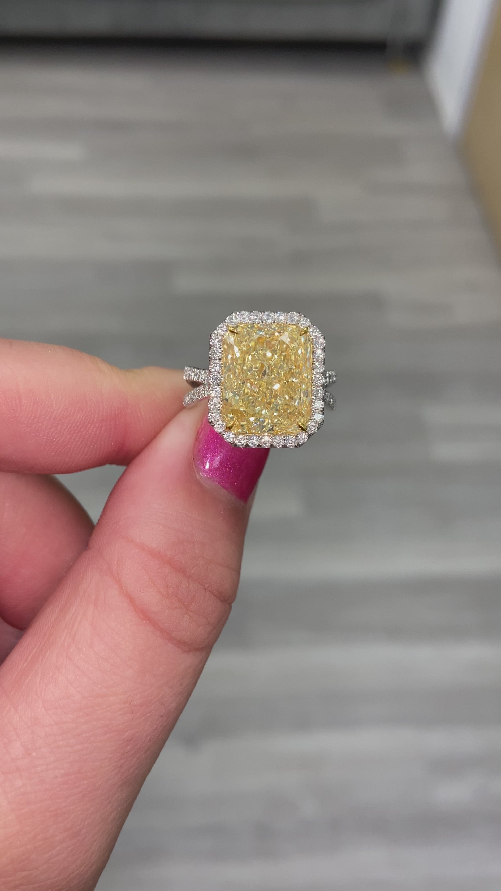 9 carat yellow diamond ring. Diamond ring set with a halo. Yellow diamond engagement ring. Yellow diamond wedding ring. Yellow diamond radiant. Yellow diamond ring.