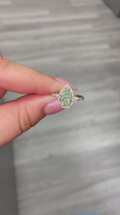 J-Lo green diamond ring, green diamond pear shape ring, green diamond, natural green diamond, pear shape diamond ring.