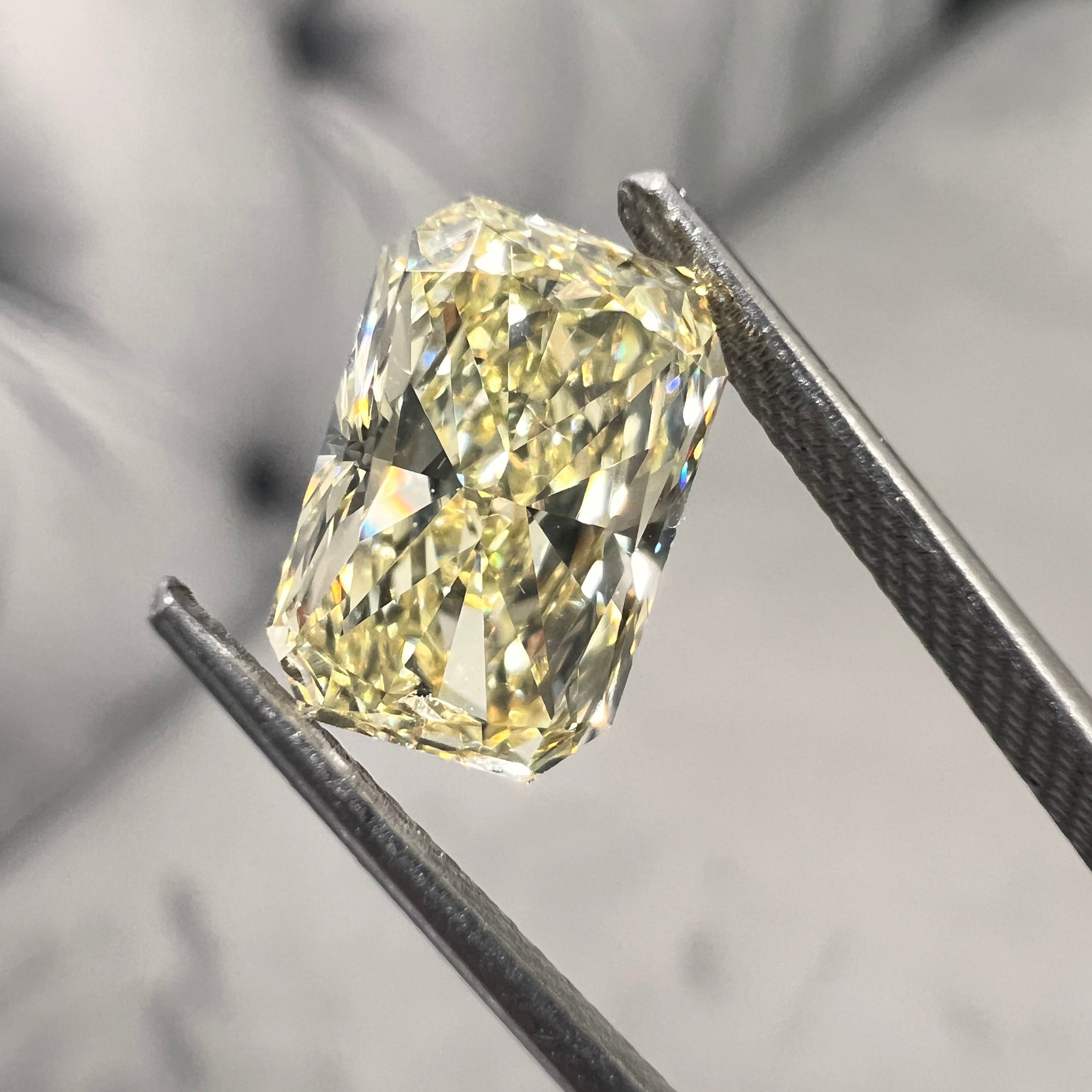 2.33ct Fancy Yellow Exceptional Elongated Radiant VS1 - Loose