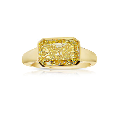 Fine Radiant Yellow Diamond Engagement Ring, GIA Certified. 