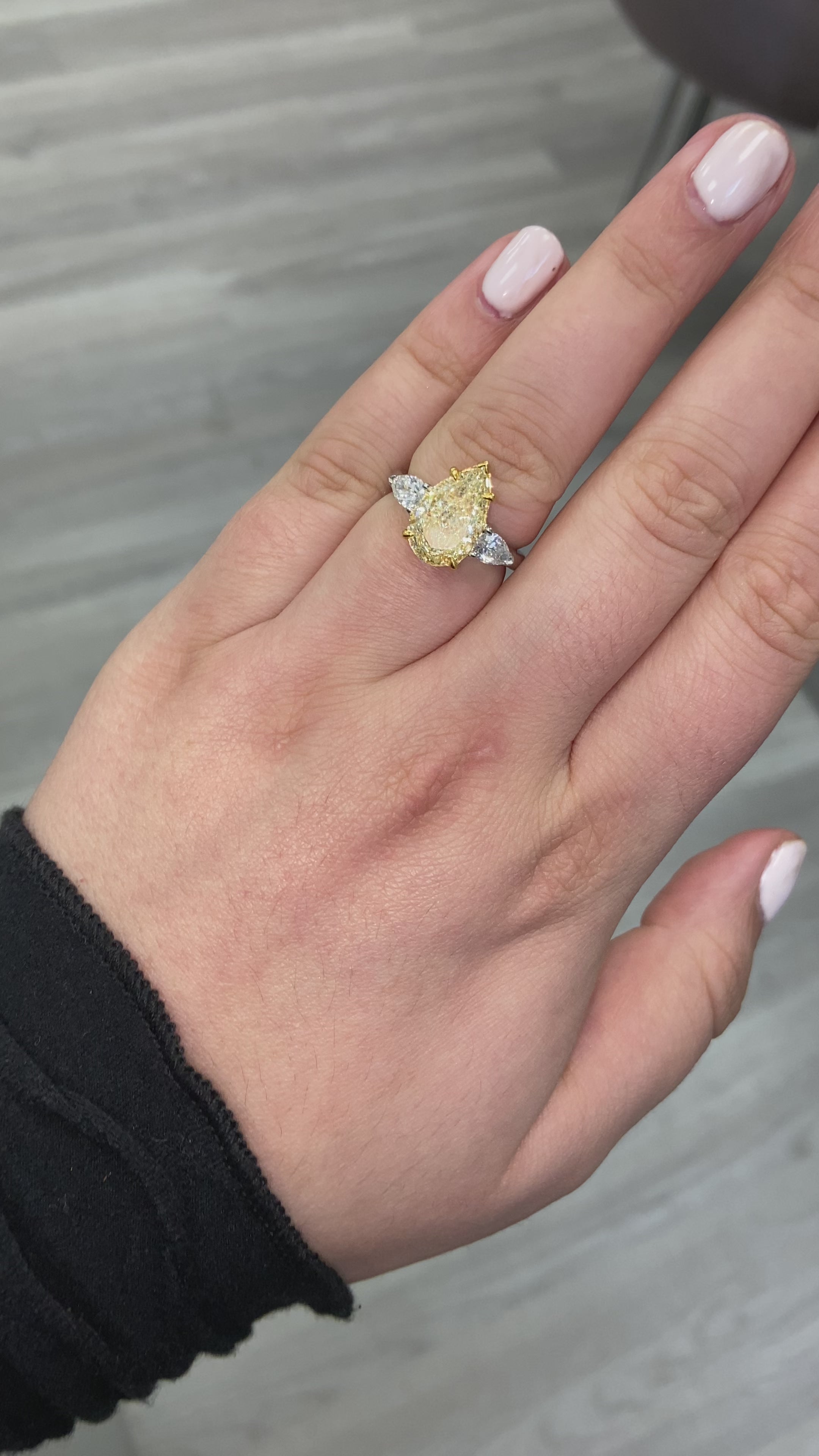 Illumina Ring (8.85 ct Pear Shape Fancy Yellow GIA Diamond) in Platinu –  Beauvince Jewelry