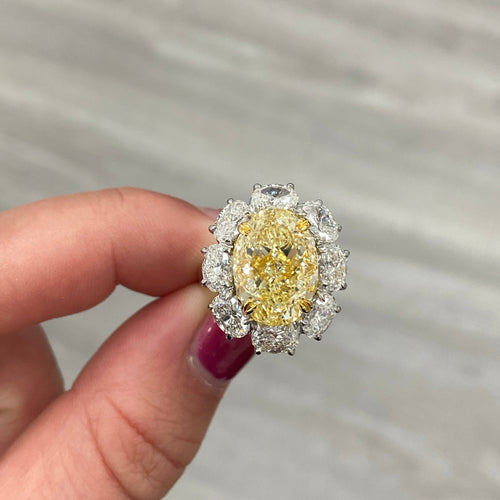 fancy light yellow oval diamond. 7 carat yellow diamond oval